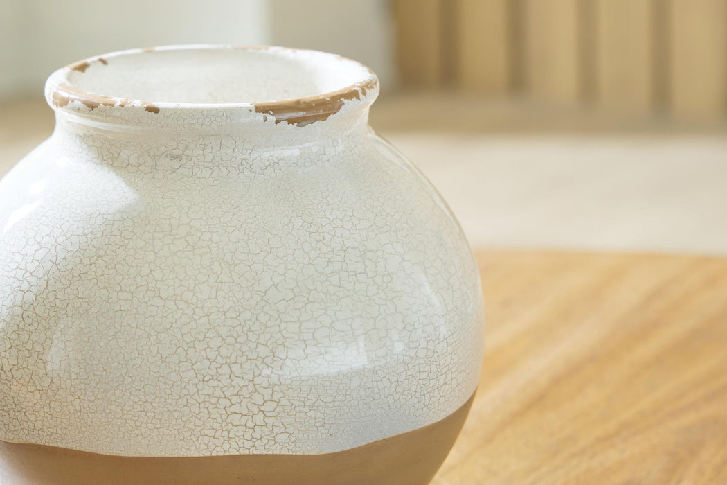 Vercott - Vase Signature Design by Ashley®