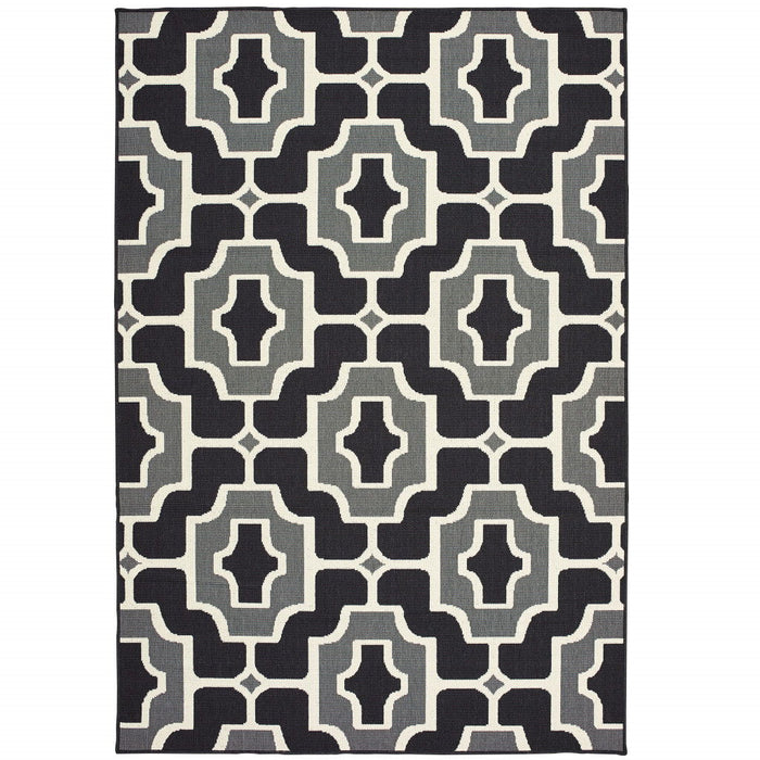 2' X 4' Geometric Stain Resistant Outdoor / Indoor Area Rug - Black / Gray