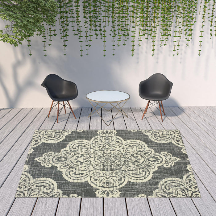 8' X 11' Oriental Stain Resistant Indoor / Outdoor Area Rug - Gray / Ivory