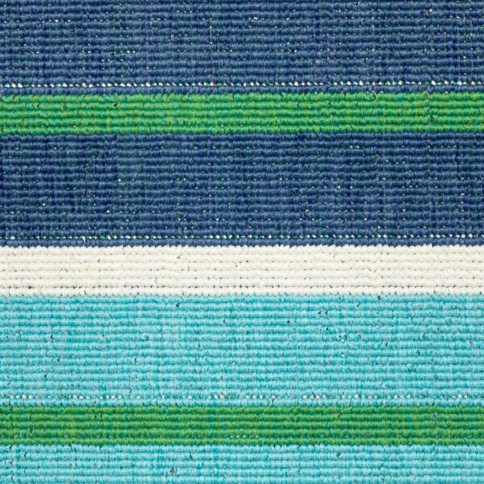 7' X 10' Geometric Stain Resistant Indoor & Outdoor Area Rug - Green / Blue