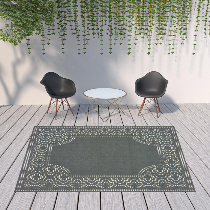 8' X 11' Stain Resistant Indoor / Outdoor Area Rug - Gray / Ivory