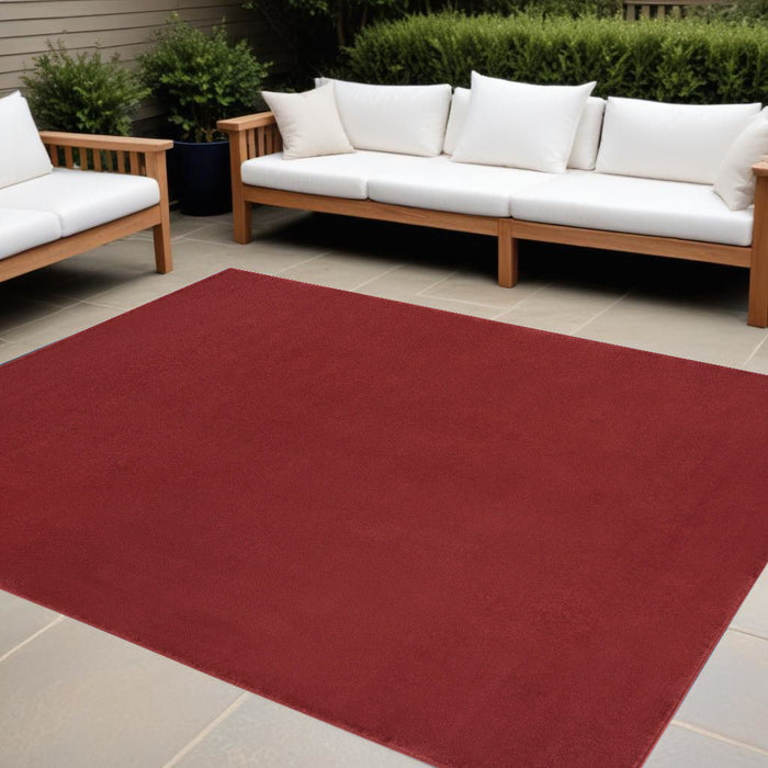 8' X 10' Stain Resistant Indoor / Outdoor Area Rug - Brick Red