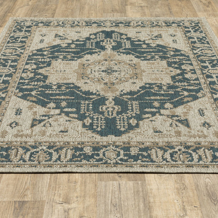 3' X 5' Oriental Stain Resistant Indoor / Outdoor Area Rug - Gray