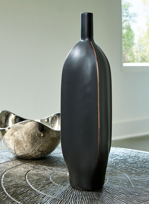 Rhaveney - Vase (Set of 3) - Medium - Black Signature Design by Ashley®