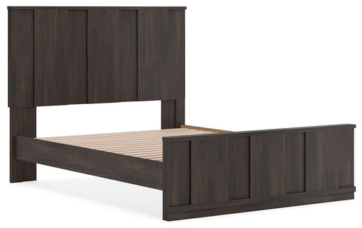 Shaehartin - Queen Panel Platform Bed - Dark Brown Signature Design by Ashley®