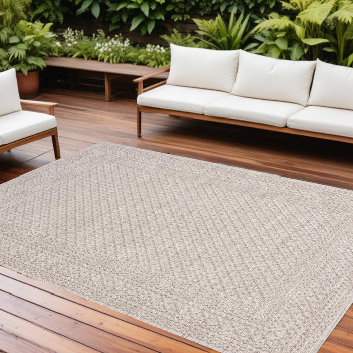 8' X 9' Geometric Indoor / Outdoor Area Rug - Ivory