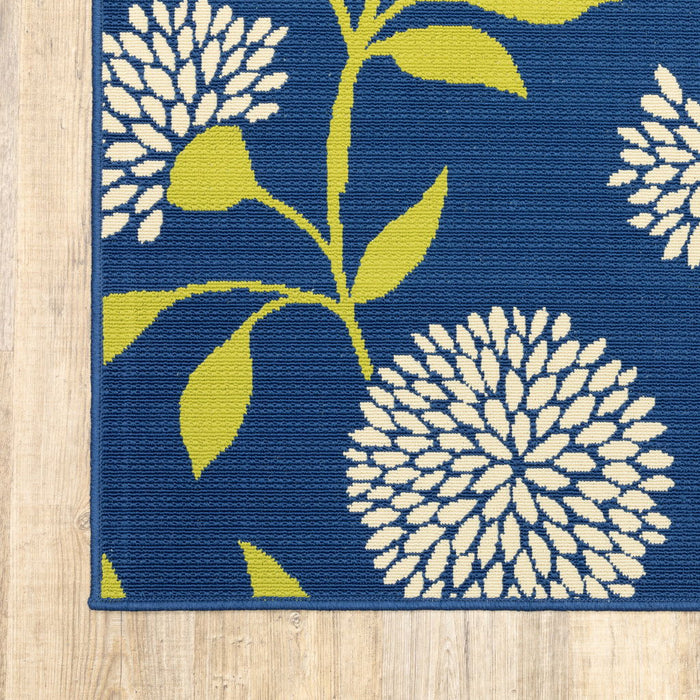 2' X 4' Floral Stain Resistant Indoor / Outdoor Area Rug - Blue / Green