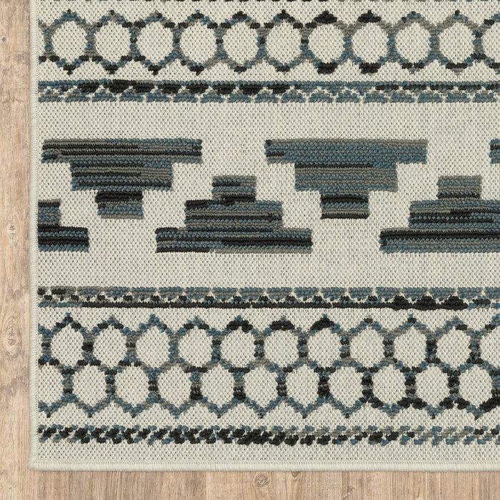 7' X 9' Geometric Stain Resistant Indoor / Outdoor Area Rug - Blue / Beige