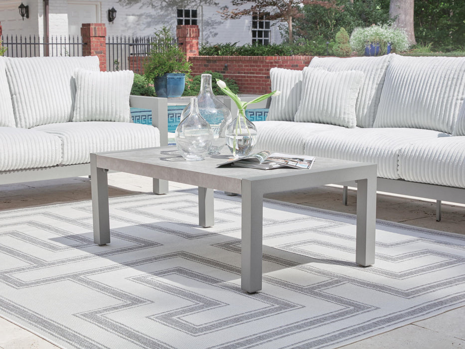 Hurley Park - Table Signature Design by Ashley®