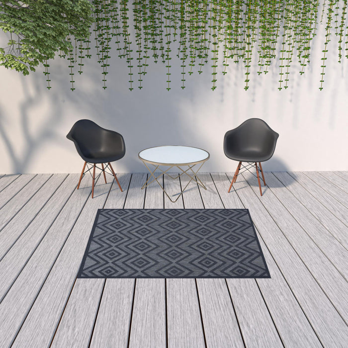 5' X 7' Argyle Indoor / Outdoor Area Rug - Navy Blue