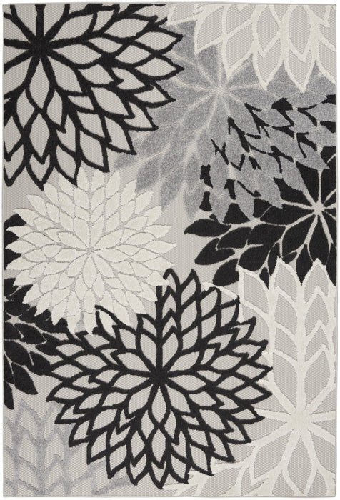 6' X 9' Floral Indoor / Outdoor Area Rug - Black / White