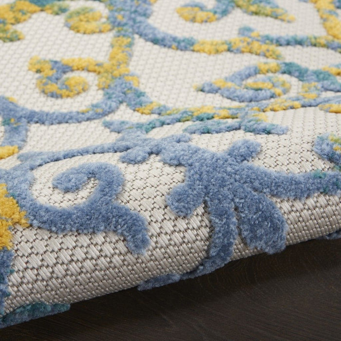 8' X 11' Floral Outdoor / Indoor Area Rug - Ivory / Blue