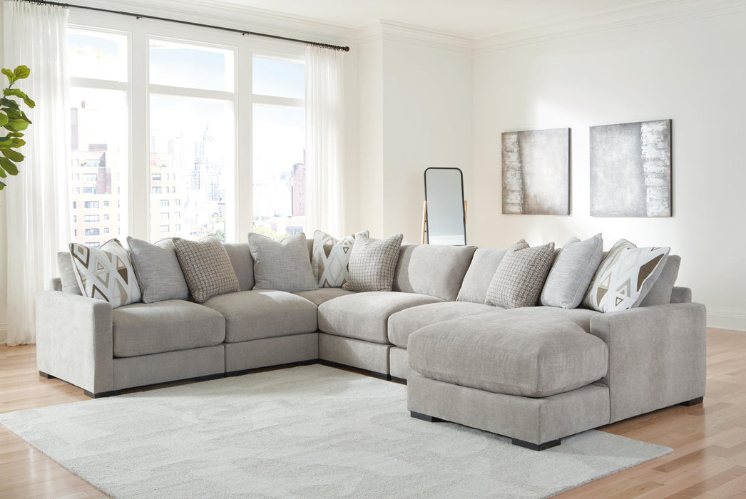 Aslan Court - Sectional Benchcraft®