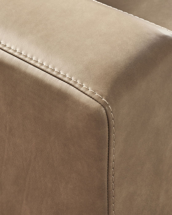 Veronella - 3 Piece Sectional Benchcraft®