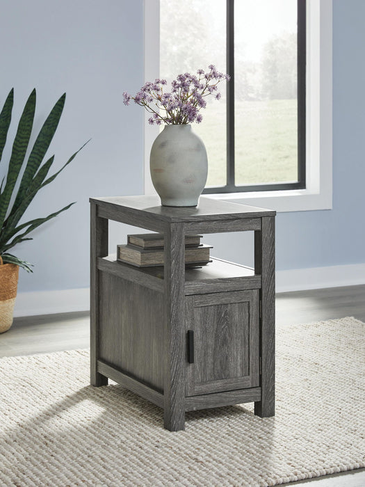 Fendenmore - Chair Side End Table Signature Design by Ashley®