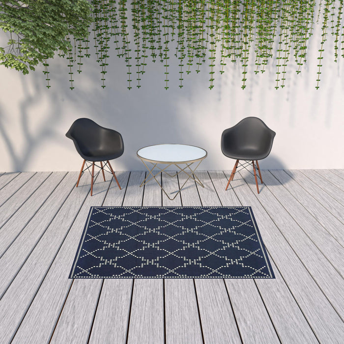 5' X 8' Geometric Stain Resistant Indoor & Outdoor Area Rug - Blue / Ivory