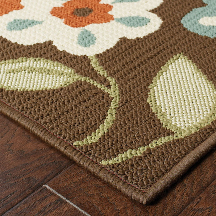 7' X 10' Floral Stain Resistant Outdoor / Indoor Area Rug - Brown / Ivory