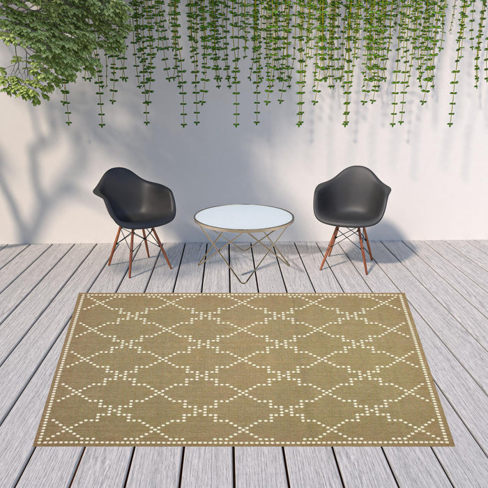 8' X 11' Geometric Stain Resistant Indoor / Outdoor Area Rug - Tan