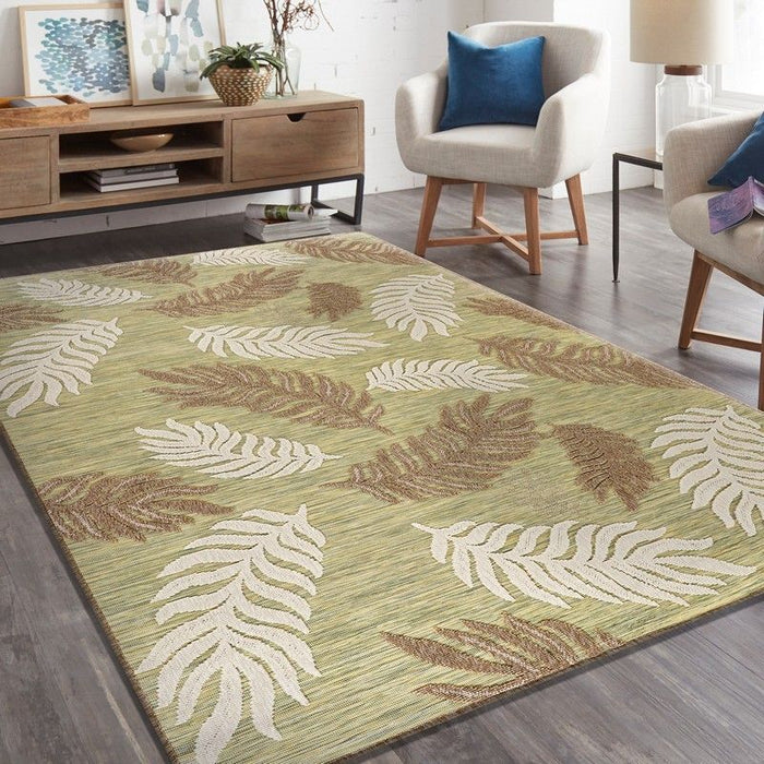 5' X 7' Indoor / Outdoor Area Rug - Green / Ivory