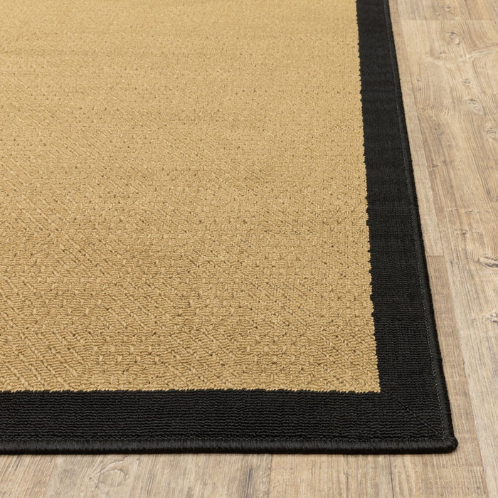 2' X 3' Stain Resistant Indoor / Outdoor Area Rug - Beige / Black