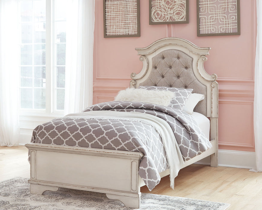 Realyn - Panel Bed Signature Design by Ashley®