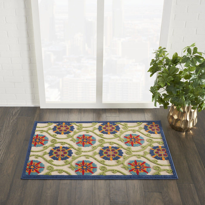 3' X 4' Floral Outdoor / Indoor Area Rug - Ivory / Blue