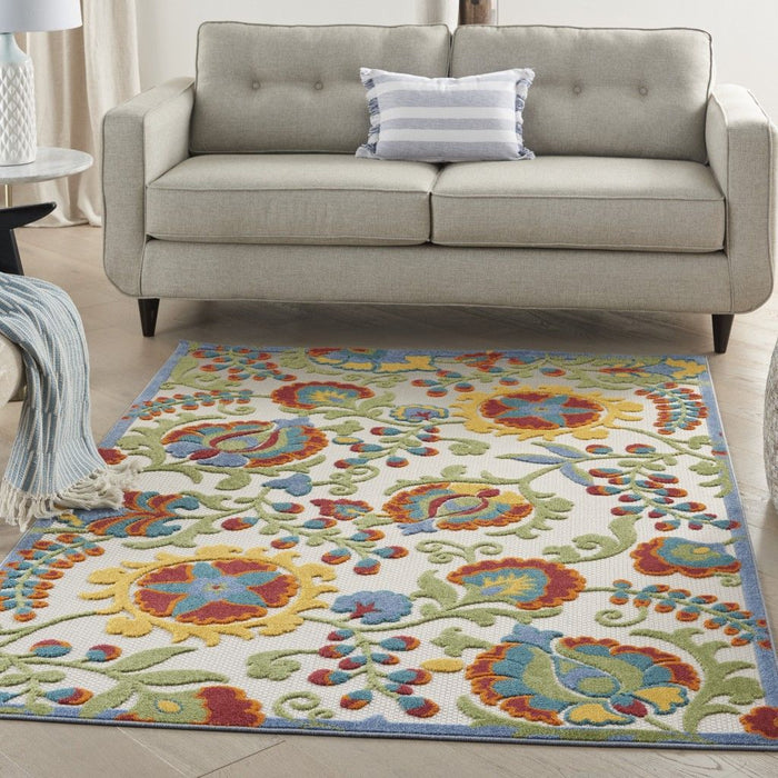 4' X 6' Floral Indoor / Outdoor Area Rug - Ivory / Multi