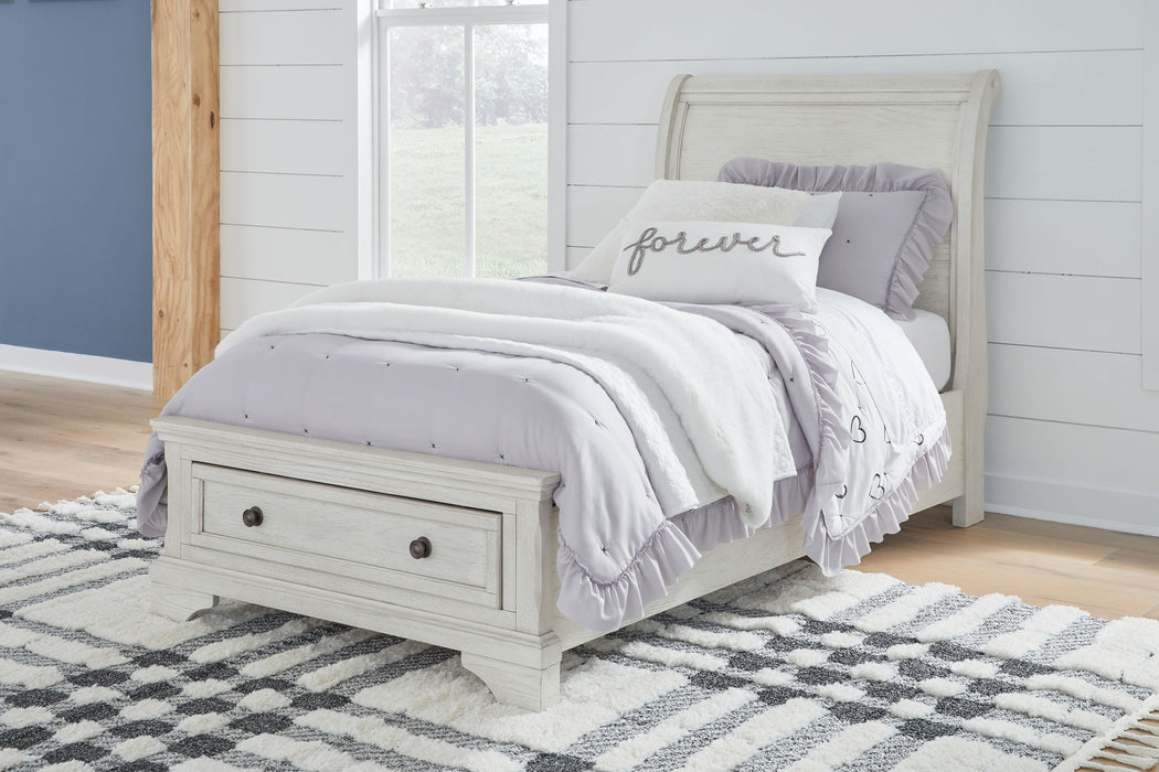 Robbinsdale - Sleigh Bed Signature Design by Ashley®