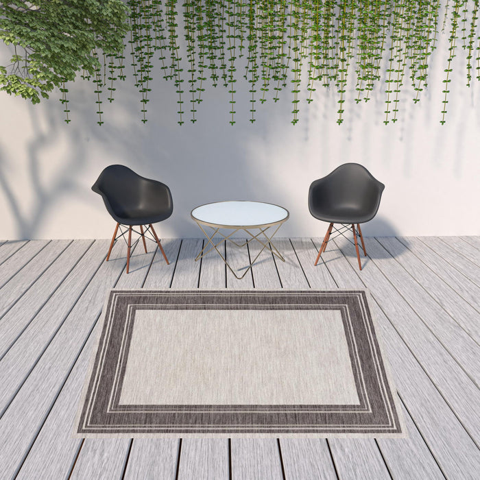 8' X 9' Indoor / Outdoor Area Rug - Gray / Ivory