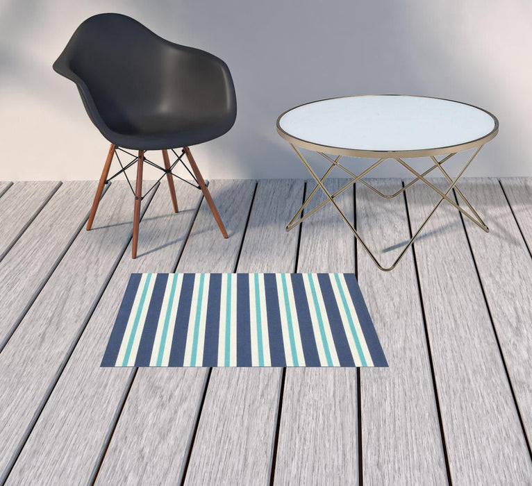 2' X 3' Geometric Stain Resistant Indoor & Outdoor Area Rug - Ivory / Blue