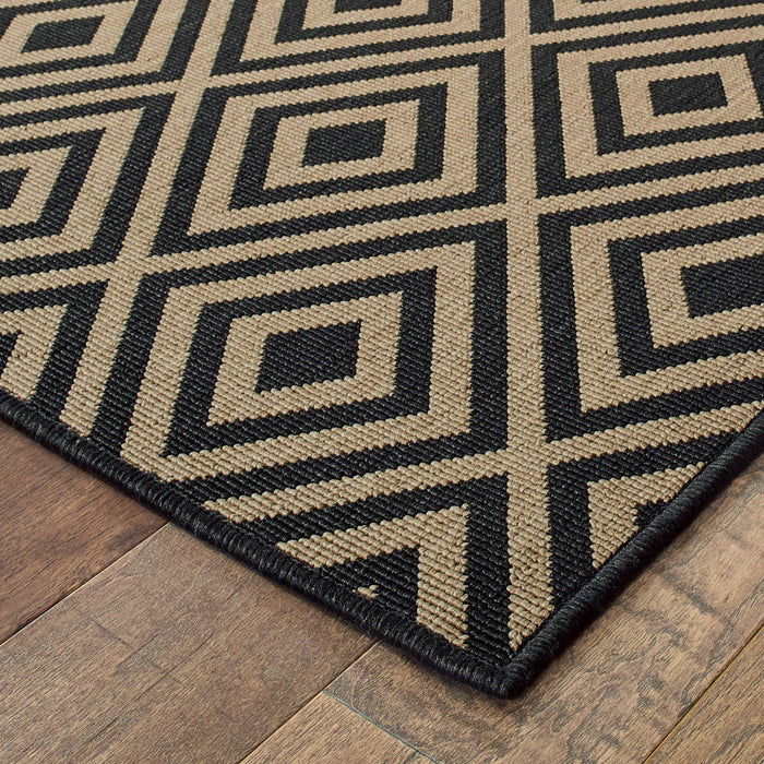 5' X 8' Geometric Stain Resistant Indoor / Outdoor Area Rug - Black / Tan