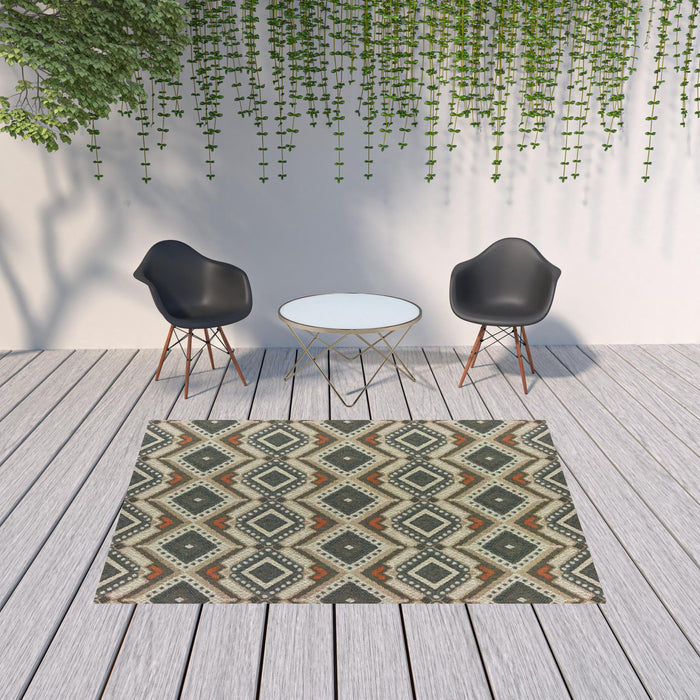 7' X 9' Geometric Stain Resistant Indoor / Outdoor Area Rug - Gray