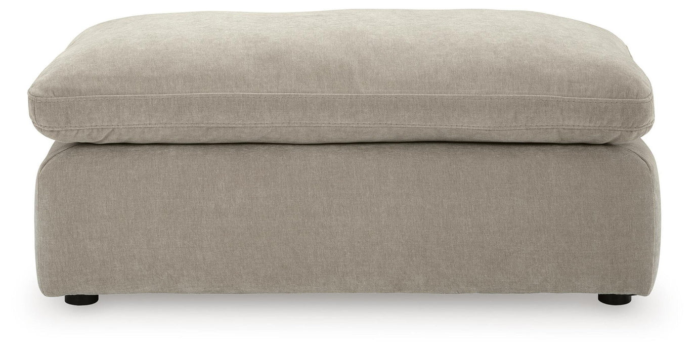 Maxton Heights - Ottoman Benchcraft®