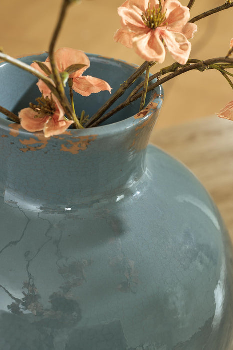 Giliburgh - Vase Signature Design by Ashley®