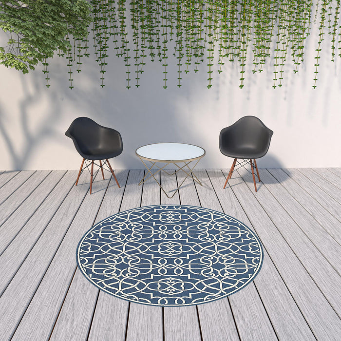 8' X 8' Round Geometric Stain Resistant Area Rug Outdoor & Indoor - Ivory / Blue