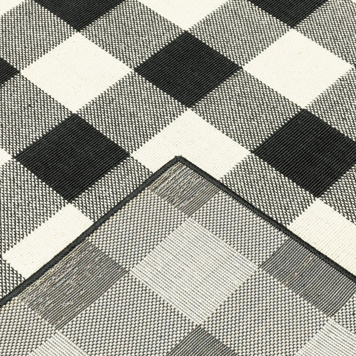 8' X 11' Indoor / Outdoor Area Rug - Black / Ivory