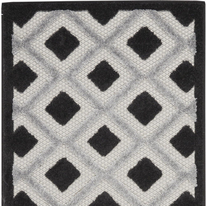 2' X 8' Gingham Non Skid Indoor / Outdoor Runner Rug - Black / White