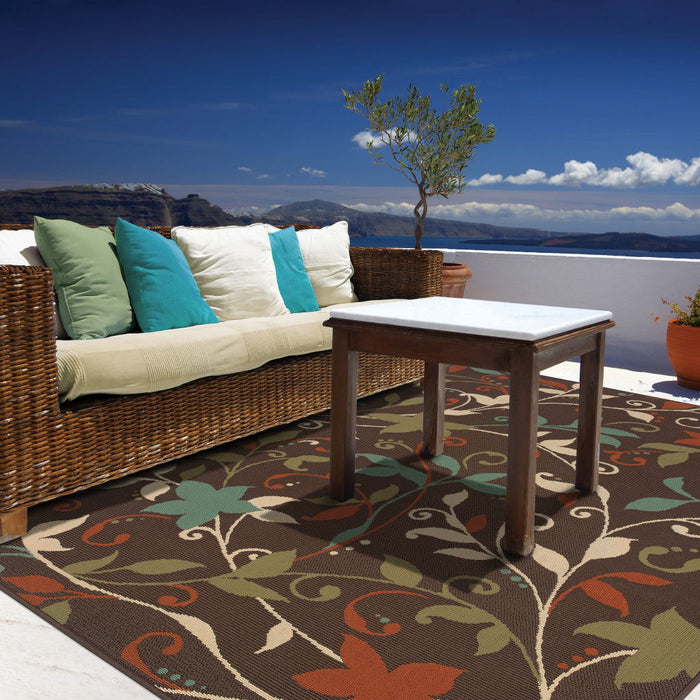 4' X 6' Floral Stain Resistant Outdoor / Indoor Area Rug - Brown