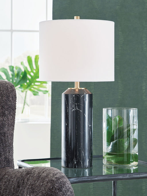 Hanzila - Poly Table Lamp - Black / Gold Finish Signature Design by Ashley®