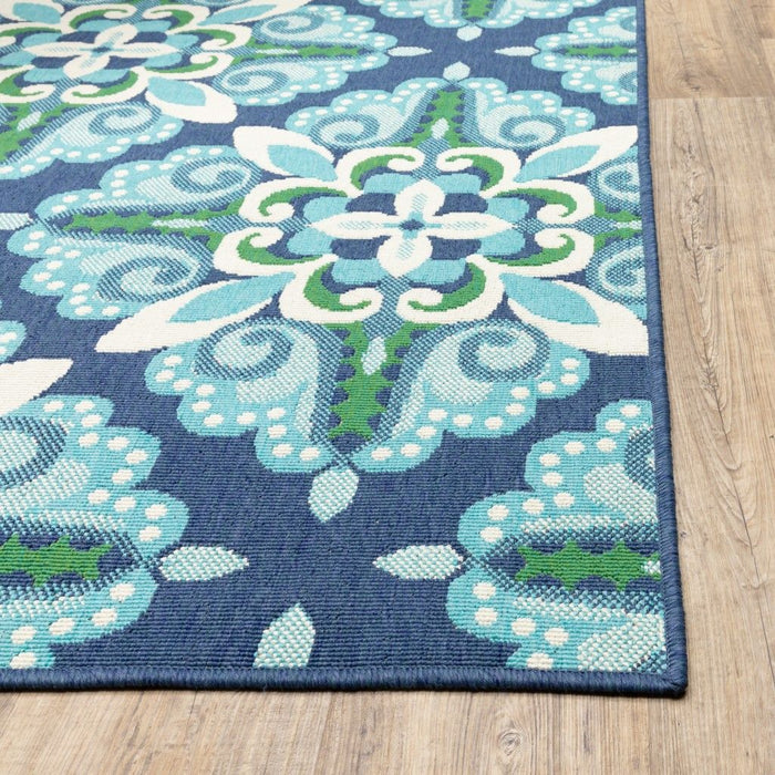 8' X 11' Indoor / Outdoor Area Rug - Blue / Green