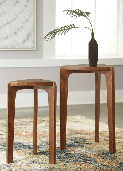 Brynnleigh - Accent Table Set (Set of 2) - Medium Brown Signature Design by Ashley®