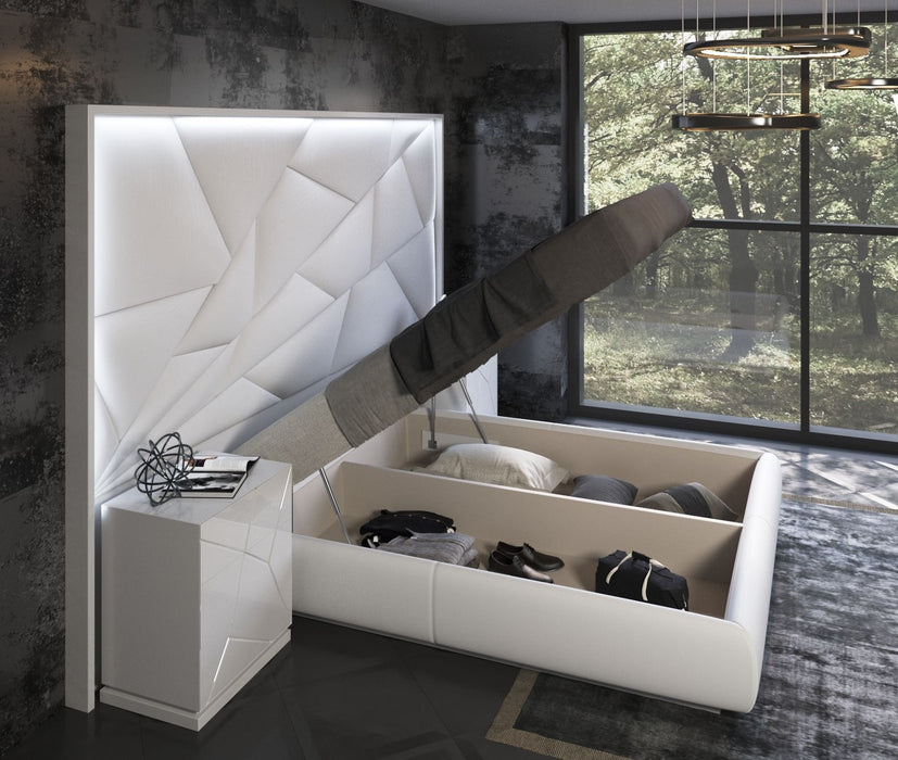 Majesty - Bed With Light Franco Spain