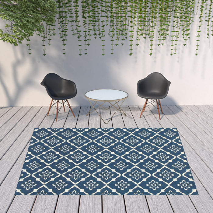 8' X 11' Floral Stain Resistant Outdoor / Indoor Area Rug - Blue / Ivory