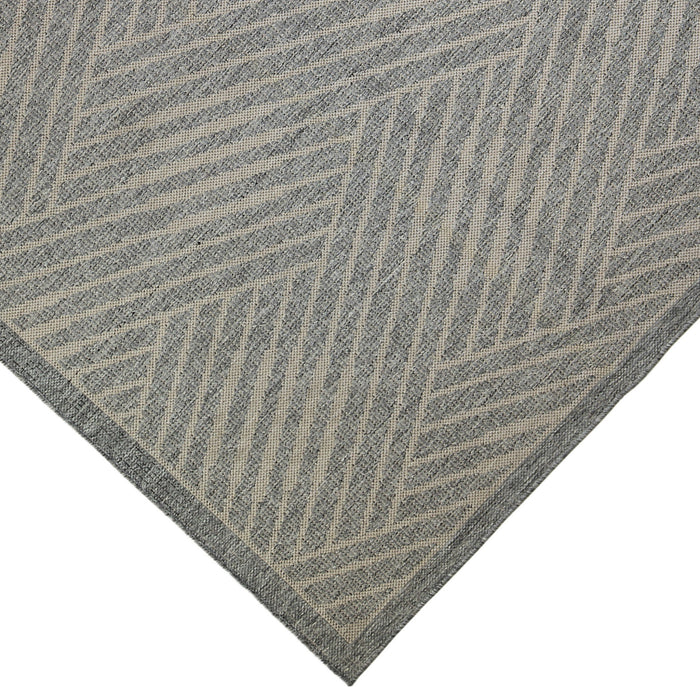 9' X 12' Geometric Stain Resistant Indoor / Outdoor Area Rug - Gray