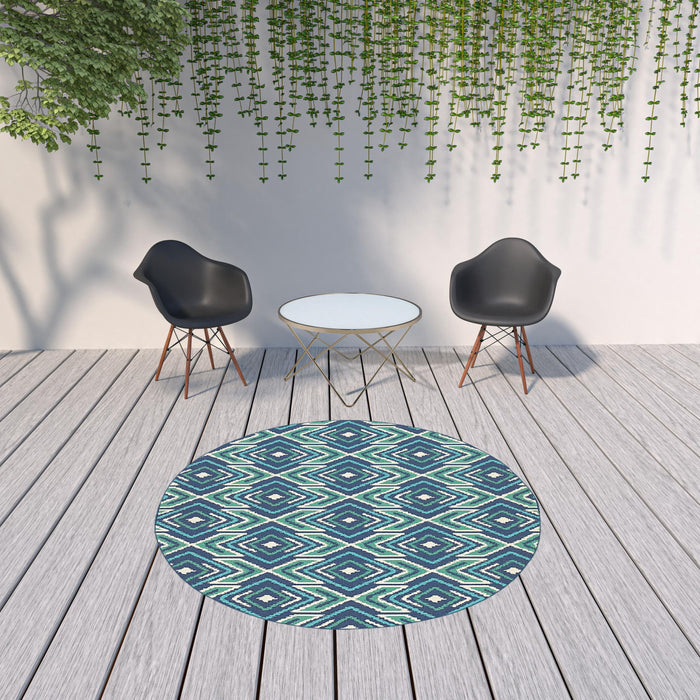 8' X 8' Round Geometric Stain Resistant Area Rug Indoor & Outdoor - Ivory / Blue