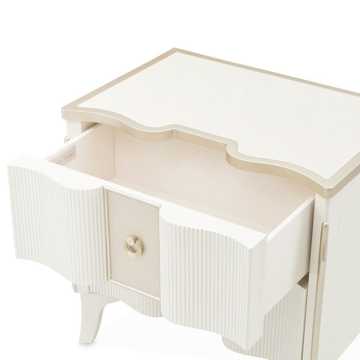 La Marisia - Nightstand - Creamy Pearl