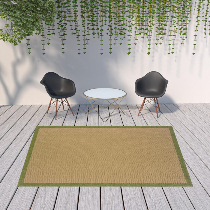 7' X 10' Stain Resistant Indoor & Outdoor Area Rug - Beige