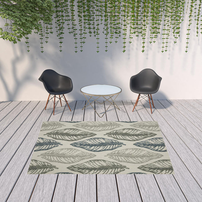 7' X 9' Floral Stain Resistant Indoor / Outdoor Area Rug - Beige