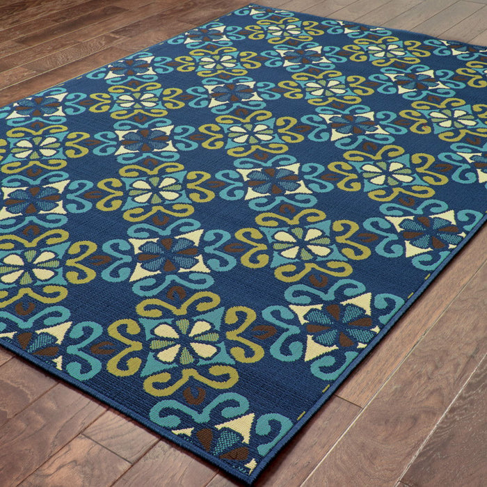 5' X 8' Floral Stain Resistant Indoor / Outdoor Area Rug - Blue / Green