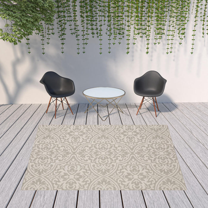 8' X 10' Floral Stain Resistant Indoor / Outdoor Area Rug - Gray / Ivory